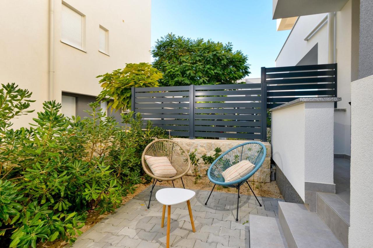 Relax Apartments Novalja Extérieur photo
