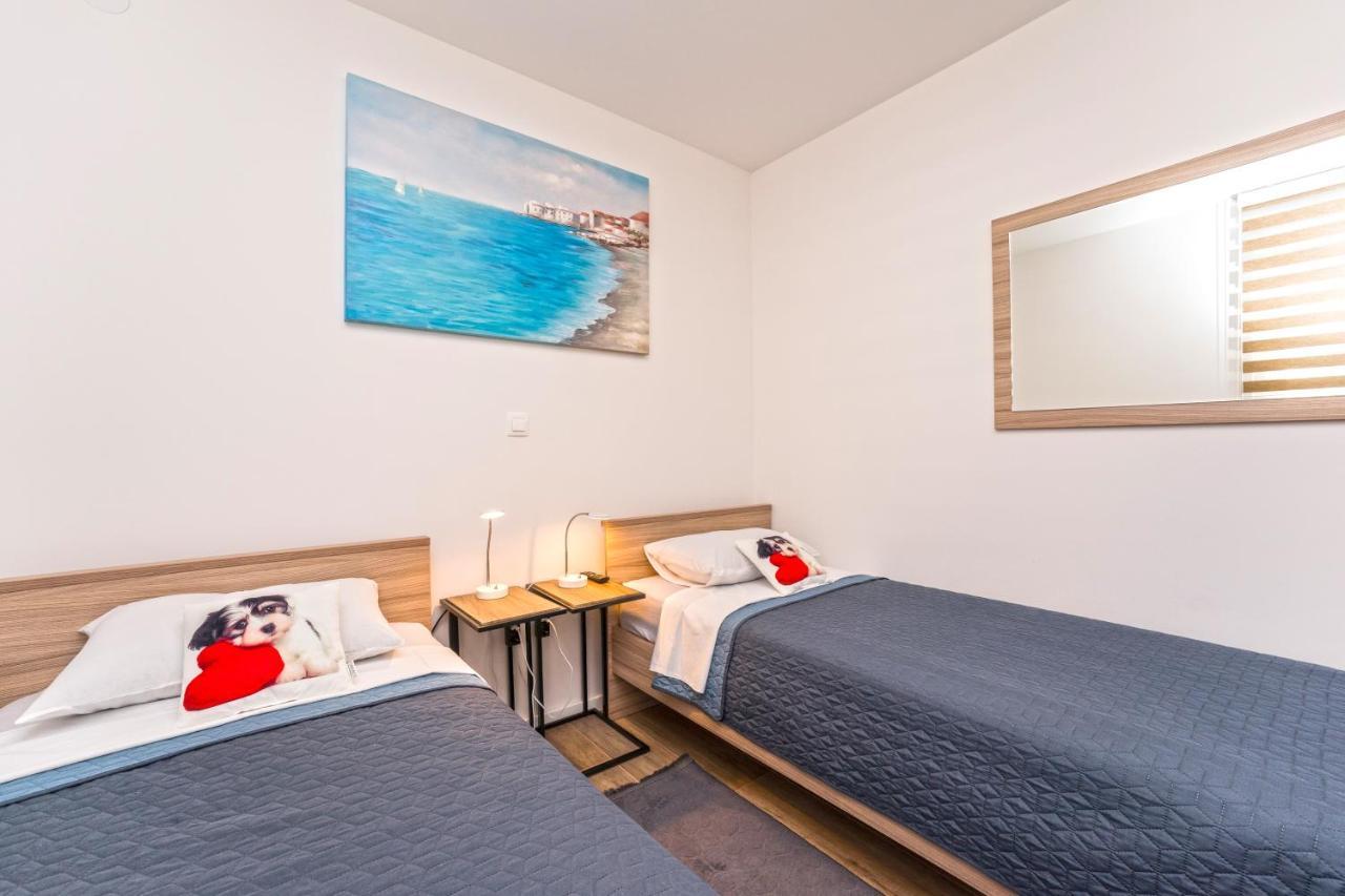 Relax Apartments Novalja Extérieur photo