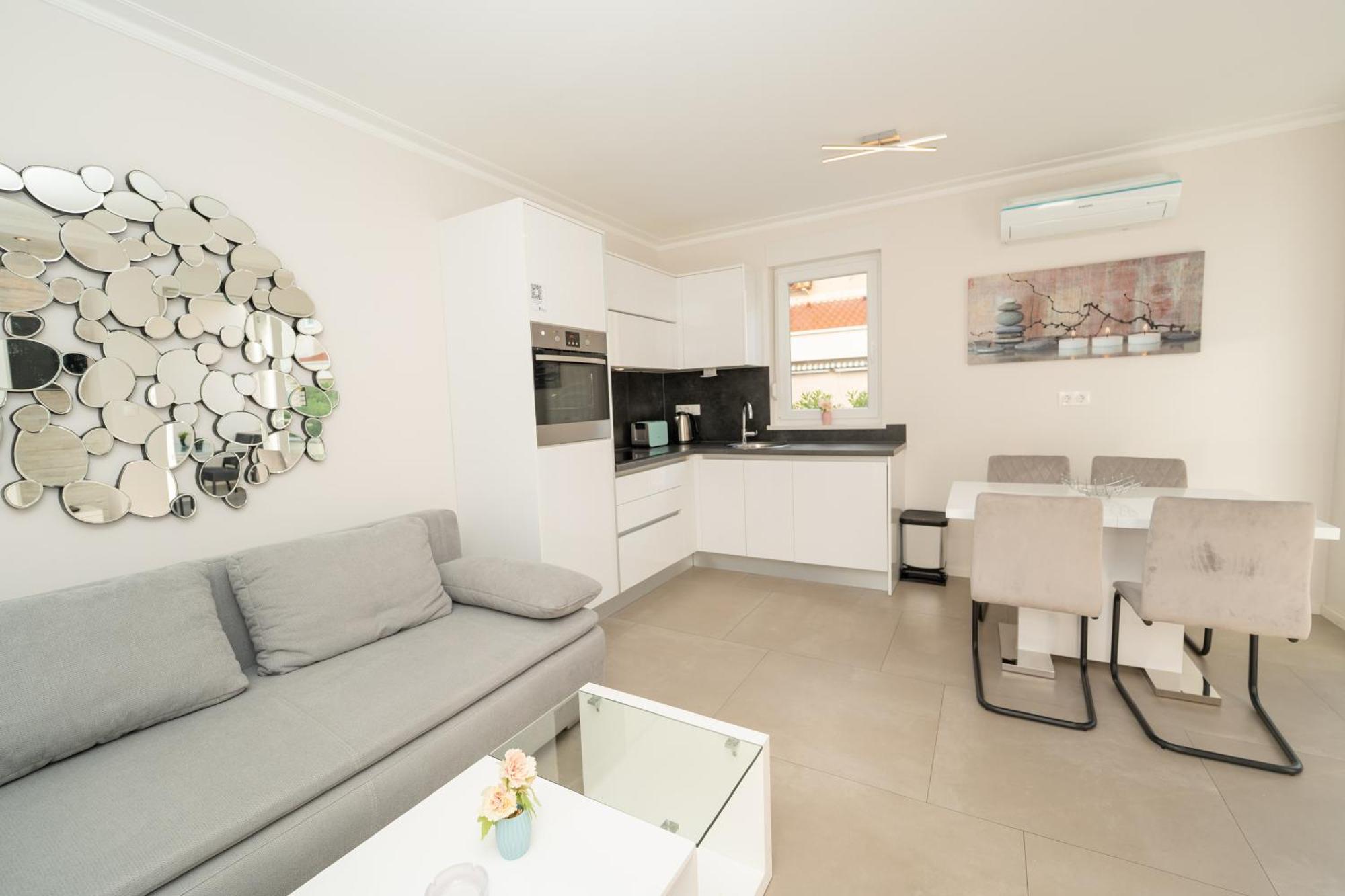 Relax Apartments Novalja Extérieur photo