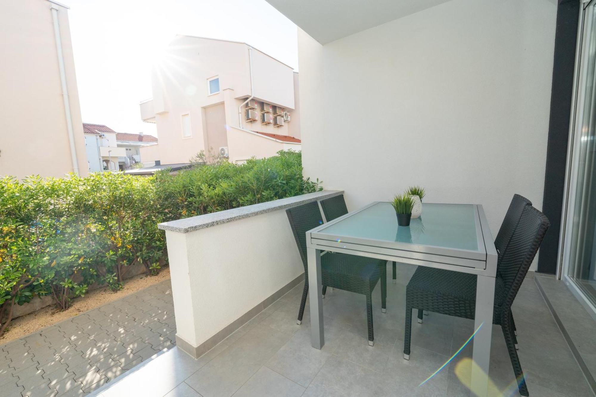 Relax Apartments Novalja Extérieur photo