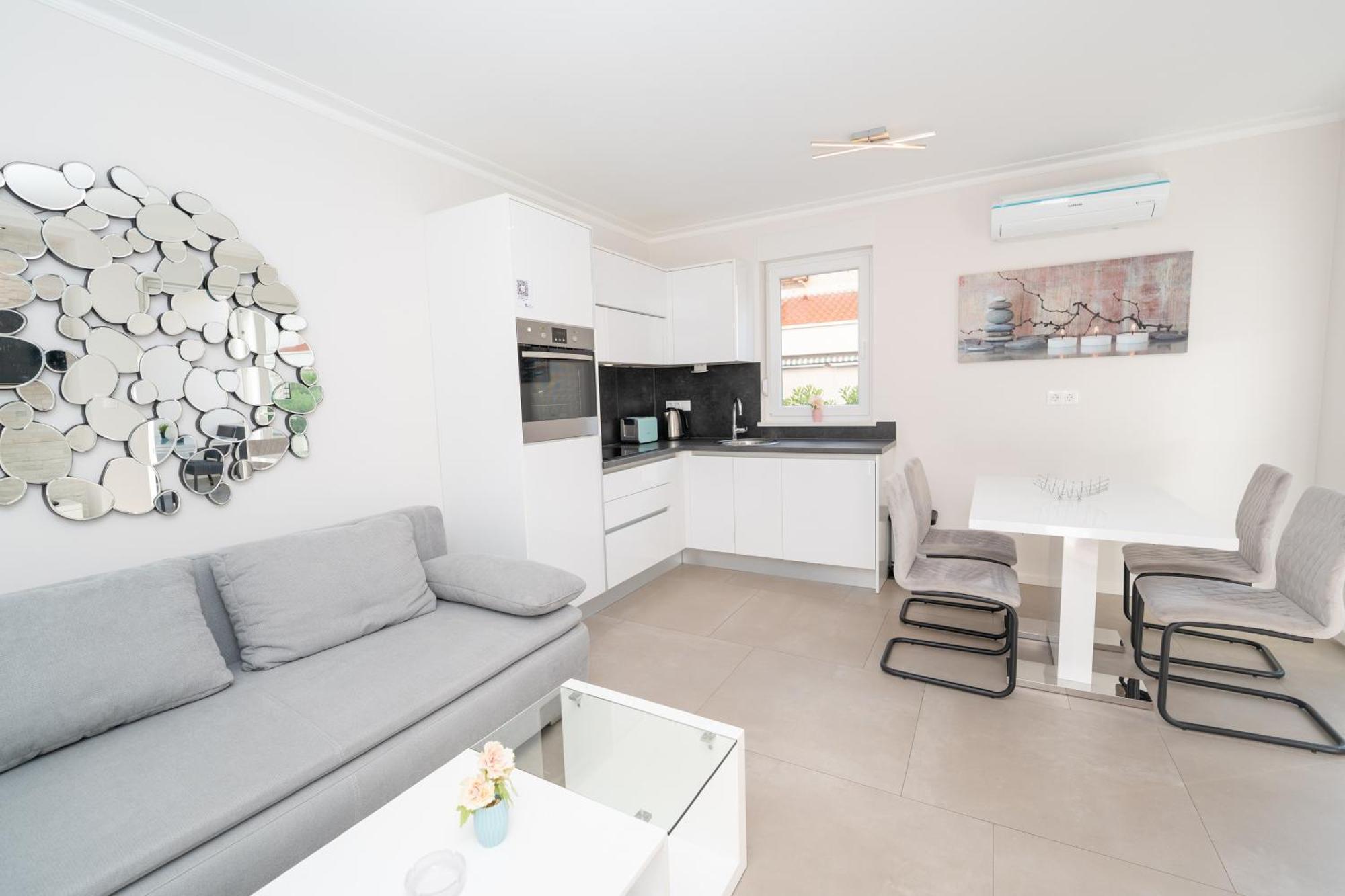 Relax Apartments Novalja Extérieur photo