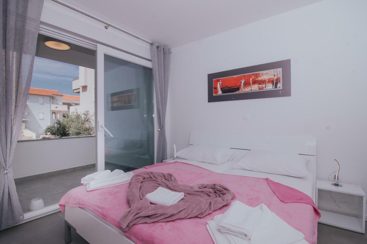 Relax Apartments Novalja Extérieur photo