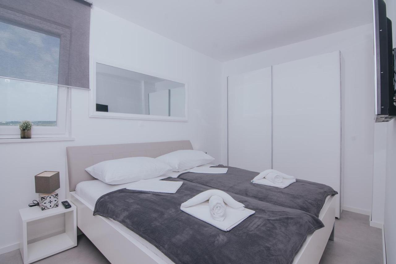 Relax Apartments Novalja Extérieur photo